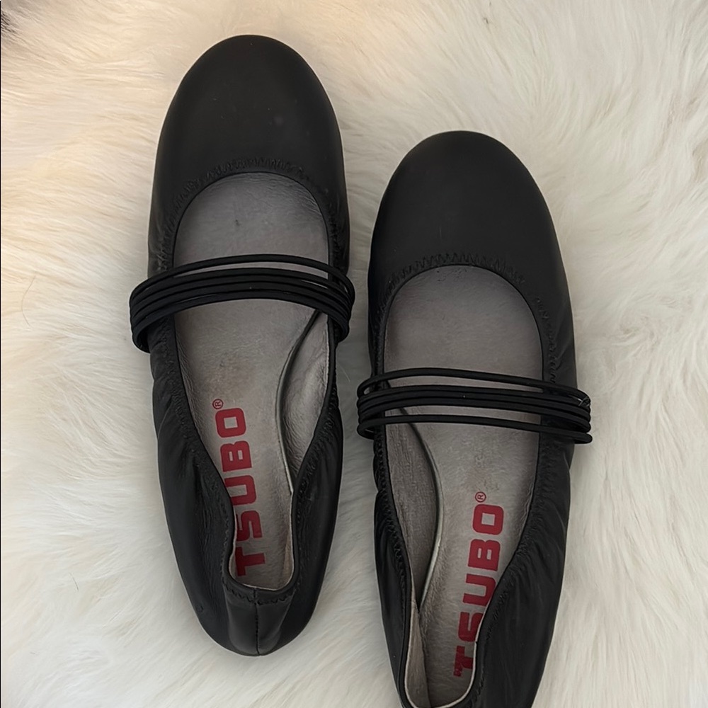 TSUBO Black Ballet Flats